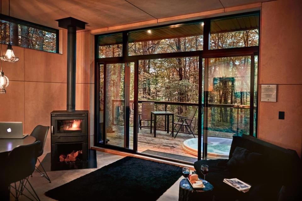Cabin Sutton 252 - En Harmonie Avec La Nature! Βίλα Εξωτερικό φωτογραφία